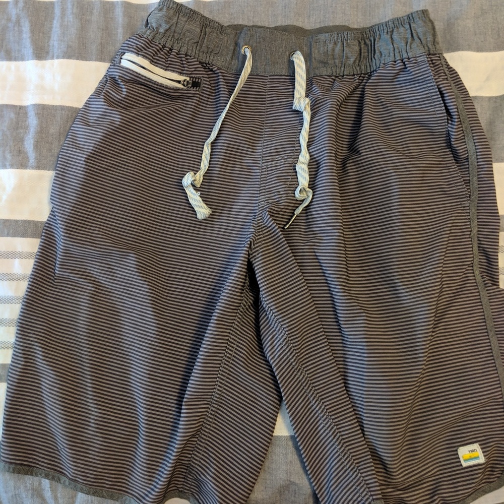 Vuori banks shorts - size small